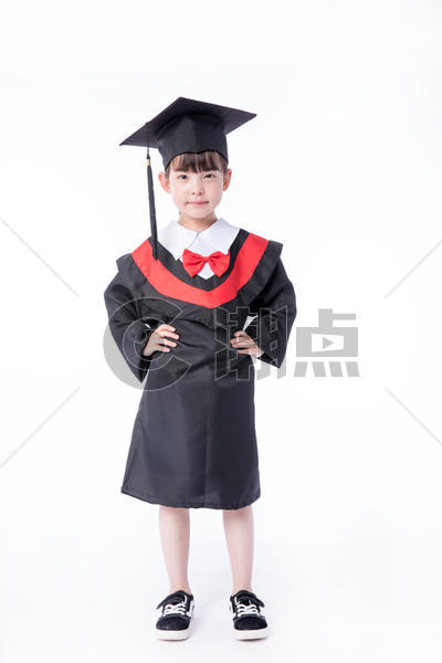 儿童小女孩穿毕业服形象展示教育图片素材免费下载