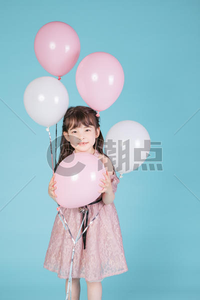 小女孩儿童节气球人像图片素材免费下载