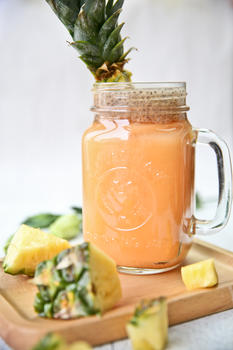 菠萝风味特调果汁鲜水果饮料图片素材免费下载