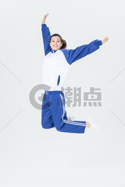 跳跃活力女性学生校服图片素材免费下载
