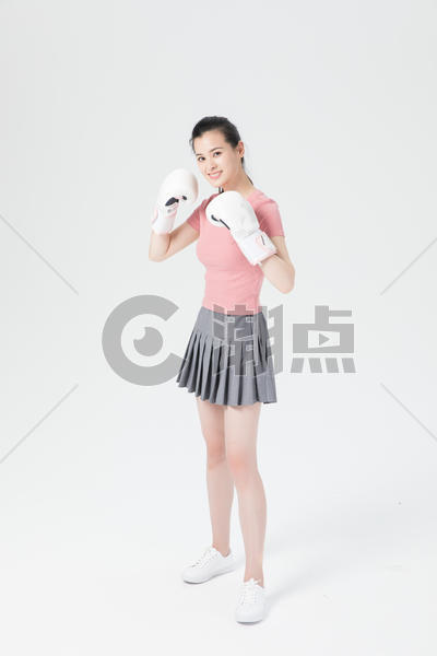 活力青年女性拳击手套图片素材免费下载
