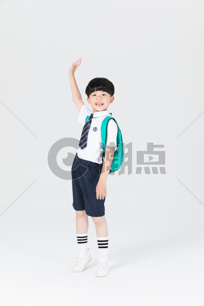 背着书包准备上学的小男生男孩图片素材免费下载