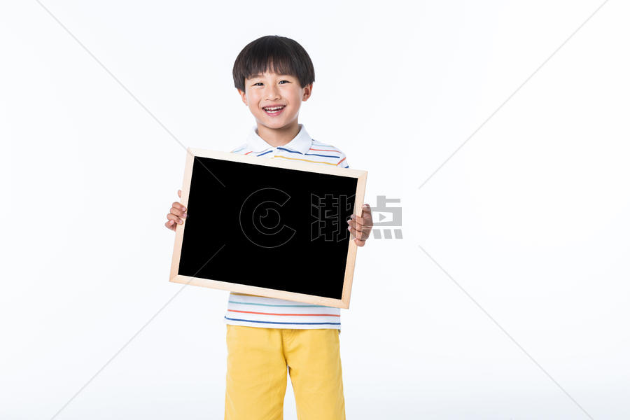 儿童手拿小黑板图片素材免费下载