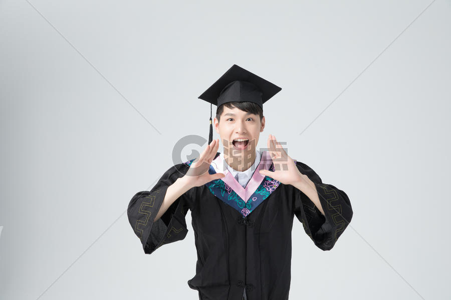 大学生毕业人像喊话手势图片素材免费下载