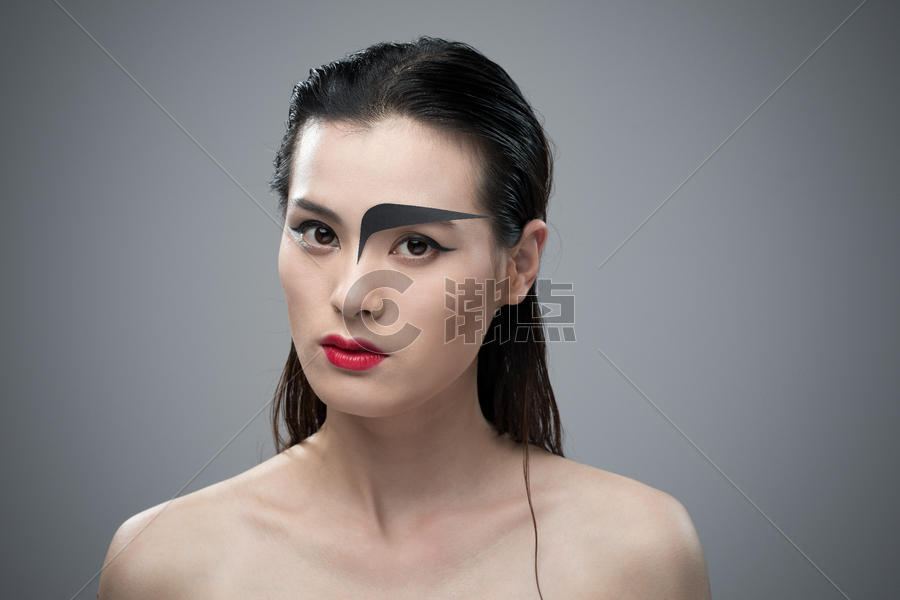女性创意美妆妆容人像图片素材免费下载