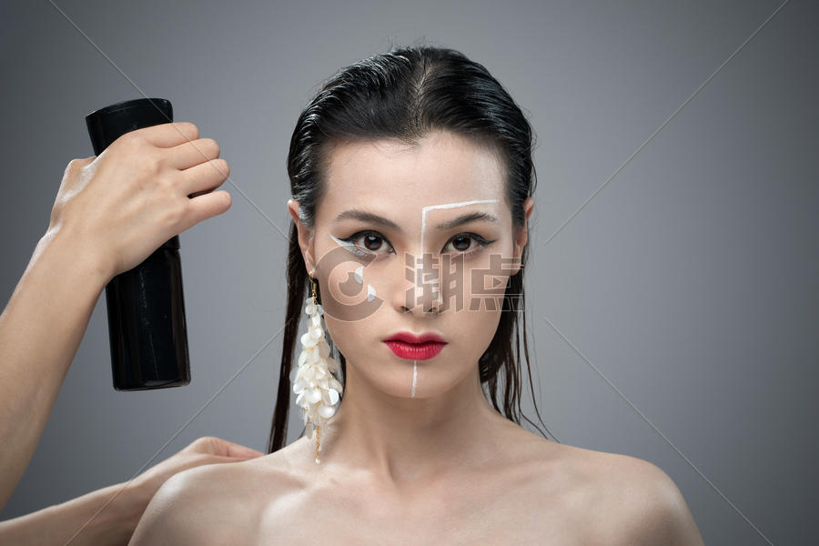 女性创意美妆妆容人像图片素材免费下载