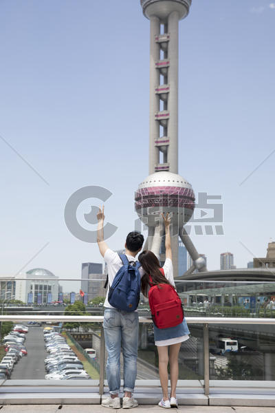 上海旅游的情侣图片素材免费下载