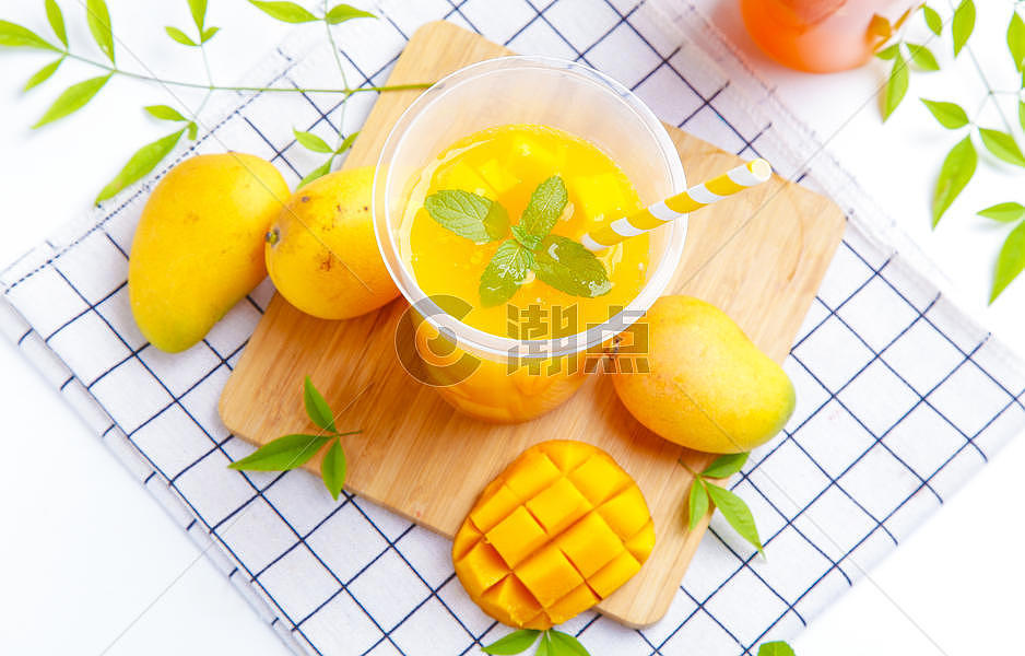 鲜榨芒果汁图片素材免费下载