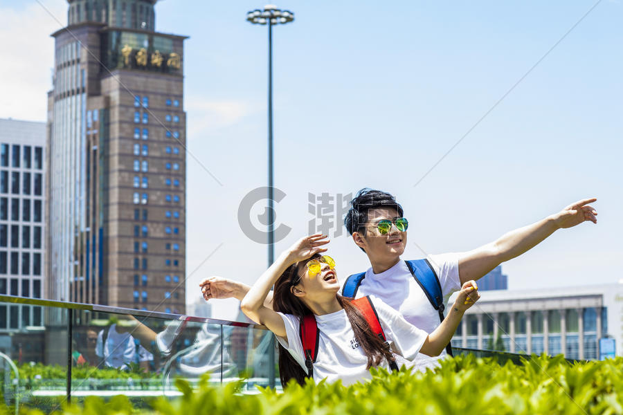 情侣旅游上海图片素材免费下载