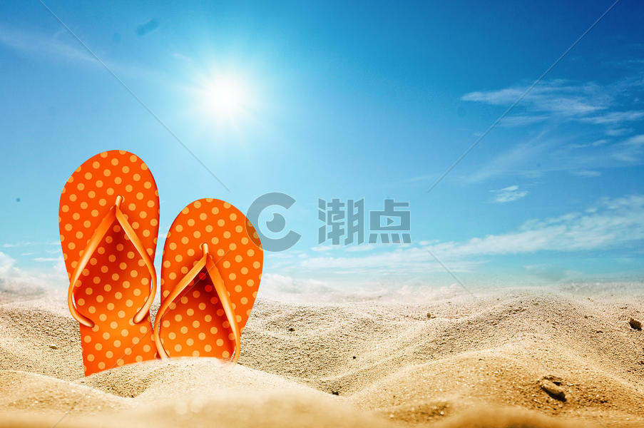 夏天沙滩拖鞋蓝天烈日背景图片素材免费下载