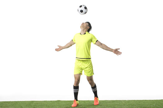 足球动作头球图片素材免费下载