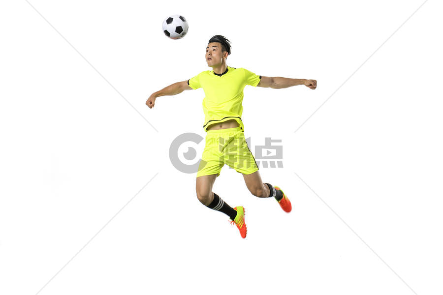足球动作头球图片素材免费下载