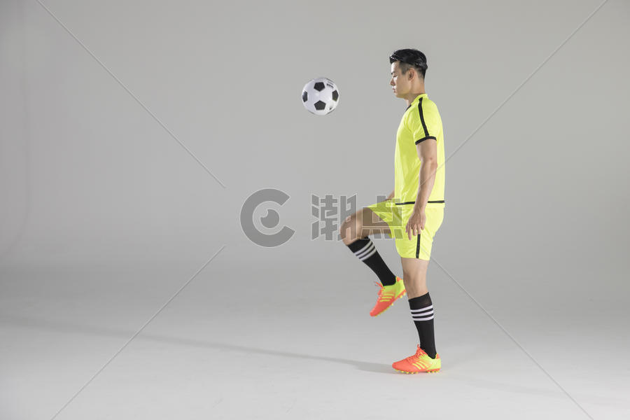 男子足球运动图片素材免费下载
