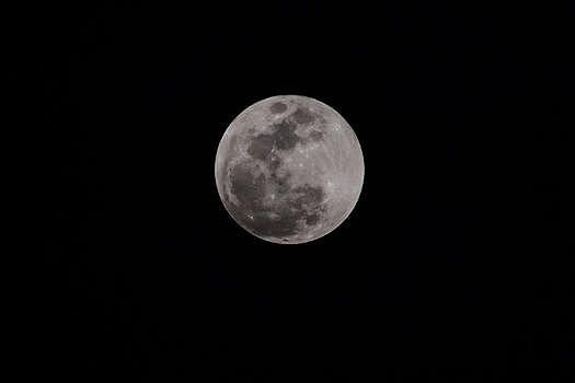 黑夜中的月球特写图片素材免费下载