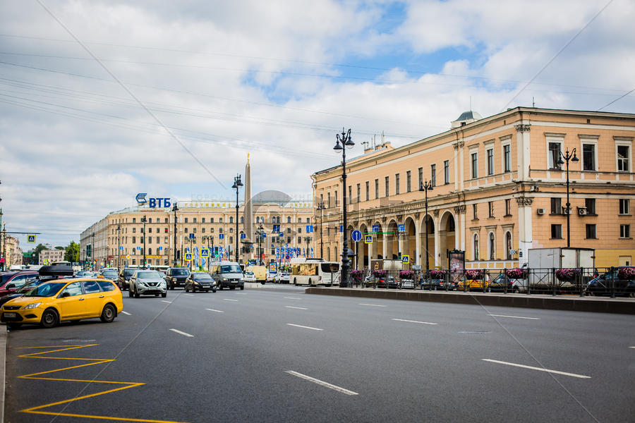 俄罗斯圣彼得堡建筑空旷的街道图片素材免费下载