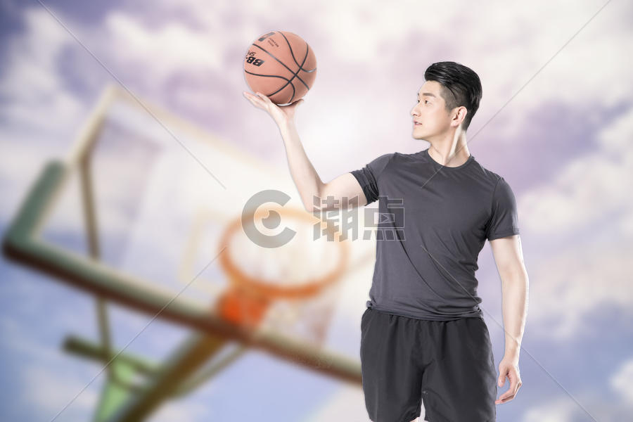 打篮球的男生图片素材免费下载