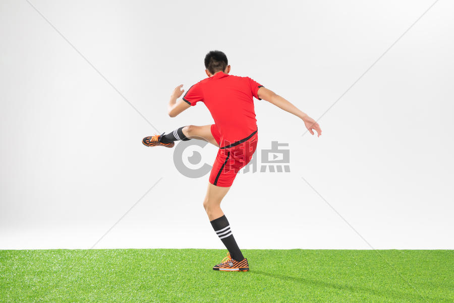 足球运动员踢球动作世界杯图片素材免费下载