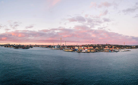 瑞典斯德哥尔摩码头粉色晚霞全景图片素材免费下载
