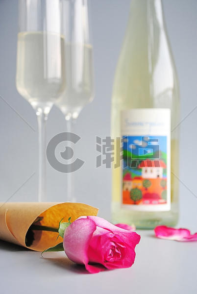 雷司令香槟香槟杯粉玫瑰图片素材免费下载