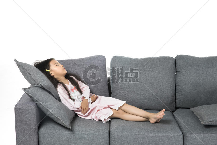 女孩在沙发上睡觉图片素材免费下载
