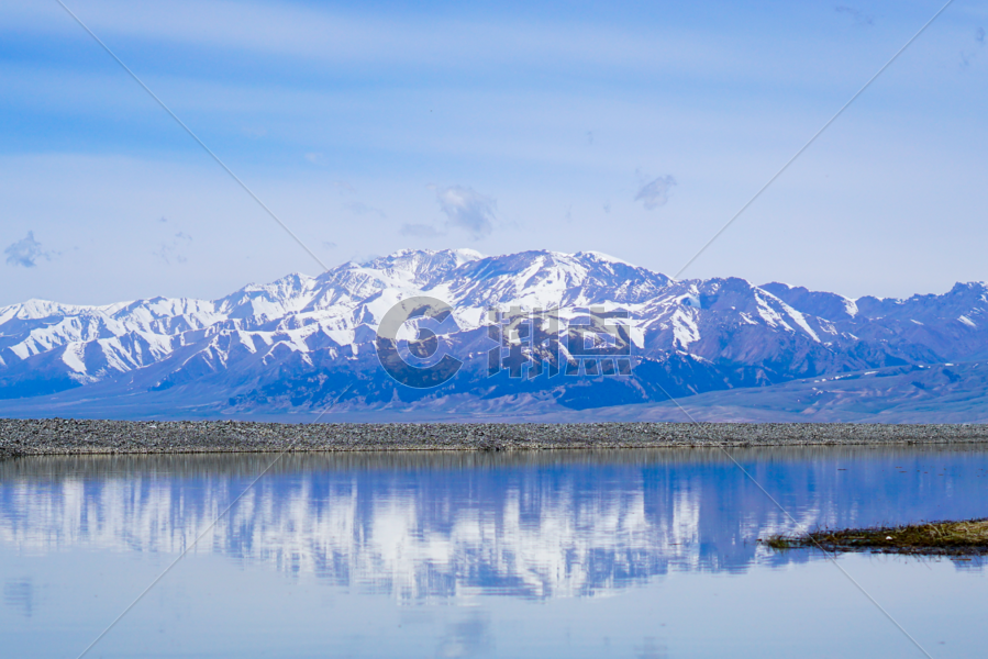 新疆赛里木湖全景图图片素材免费下载