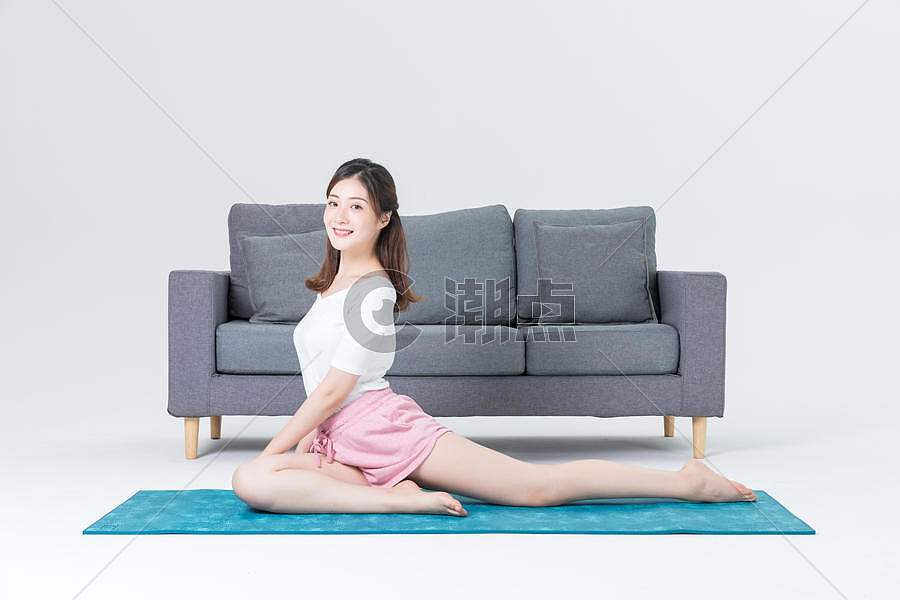 女性瑜伽健身图片素材免费下载