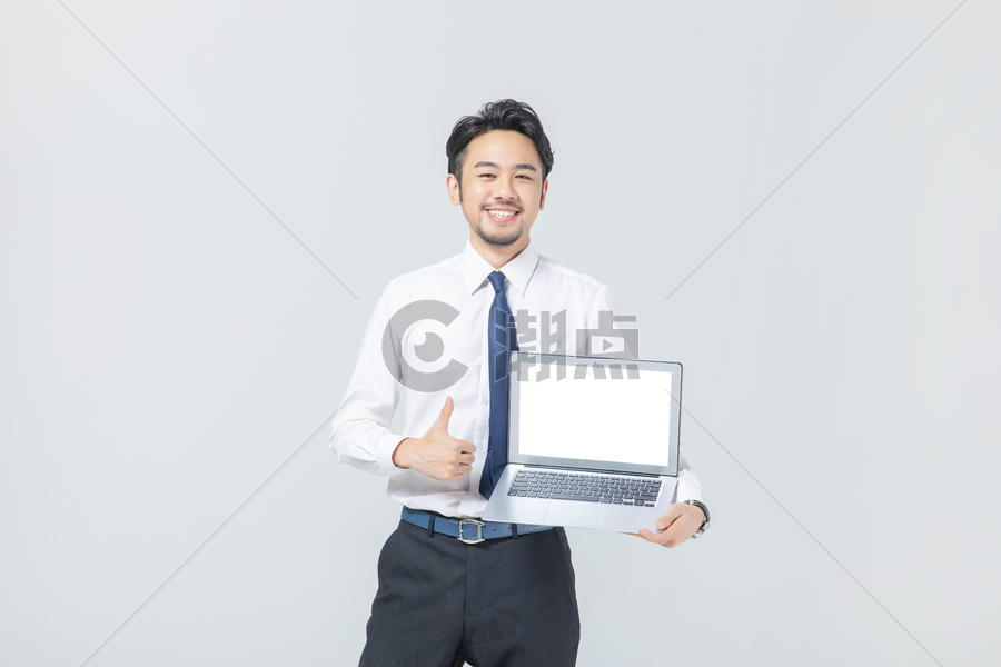 商务男士使用电脑图片素材免费下载
