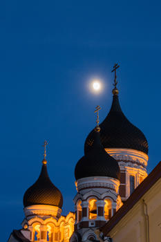 爱沙尼亚塔林老城夜景图片素材免费下载