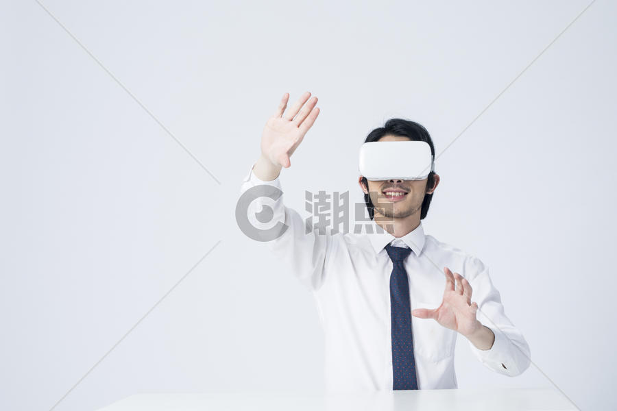商务男士VR图片素材免费下载