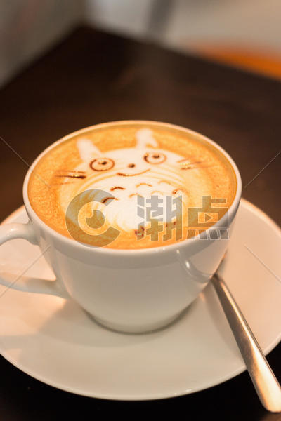 一杯咖啡龙猫拉花静物图图片素材免费下载