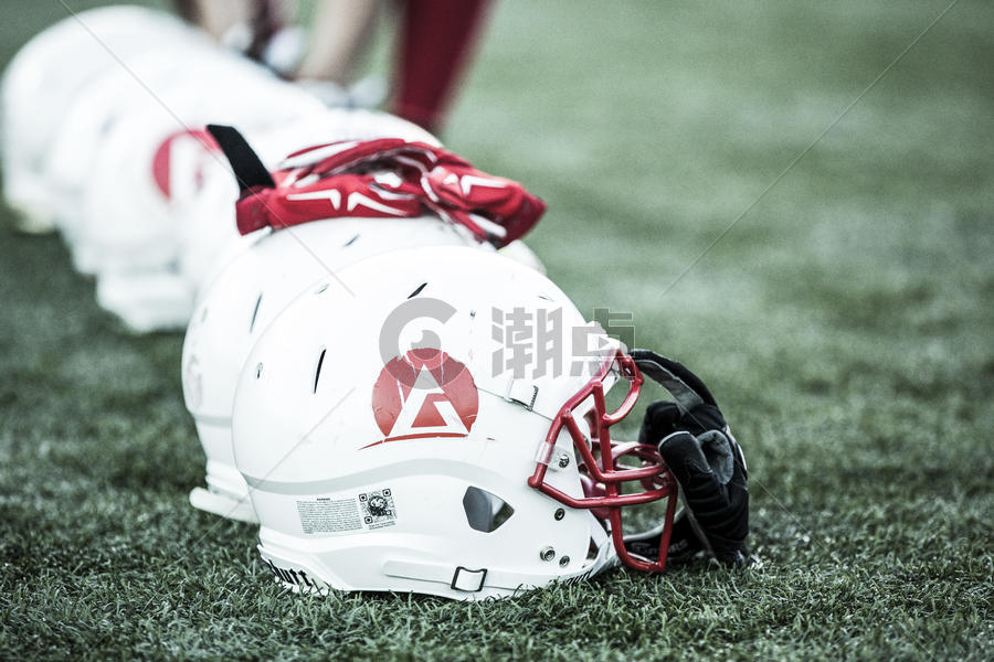 橄榄球运动员头盔图片素材免费下载
