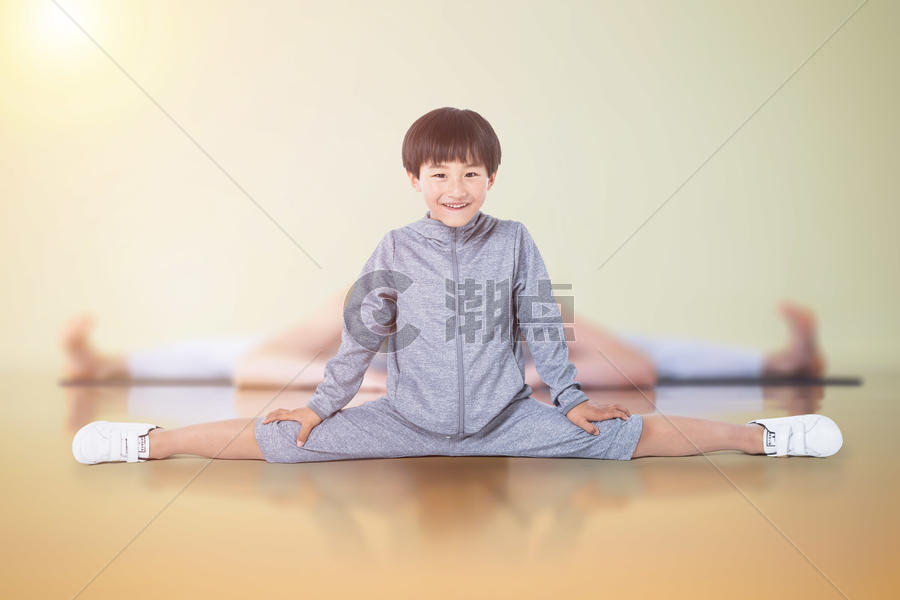 儿童室内瑜伽图片素材免费下载