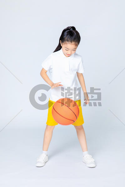 儿童运动篮球图片素材免费下载