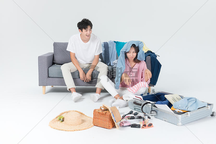 青年夫妇出行整理行李摄影图6720*4480图片素材免费下载-编号831983-潮点视频