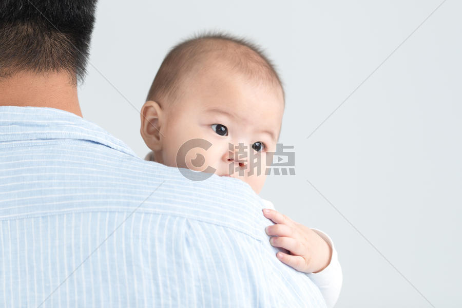 爸爸和婴儿父爱图片素材免费下载