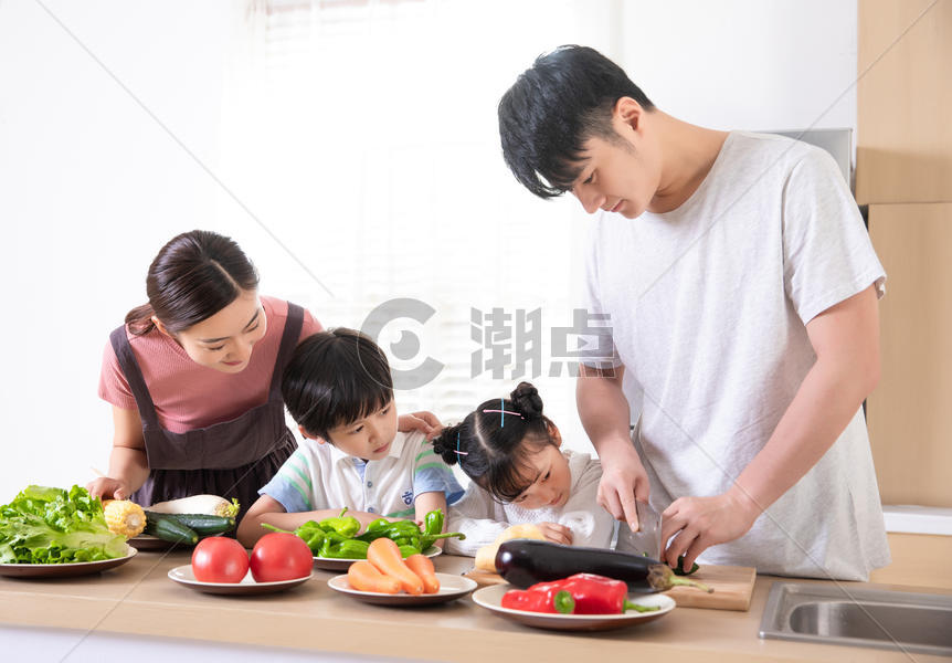 家庭生活厨房切菜图片素材免费下载