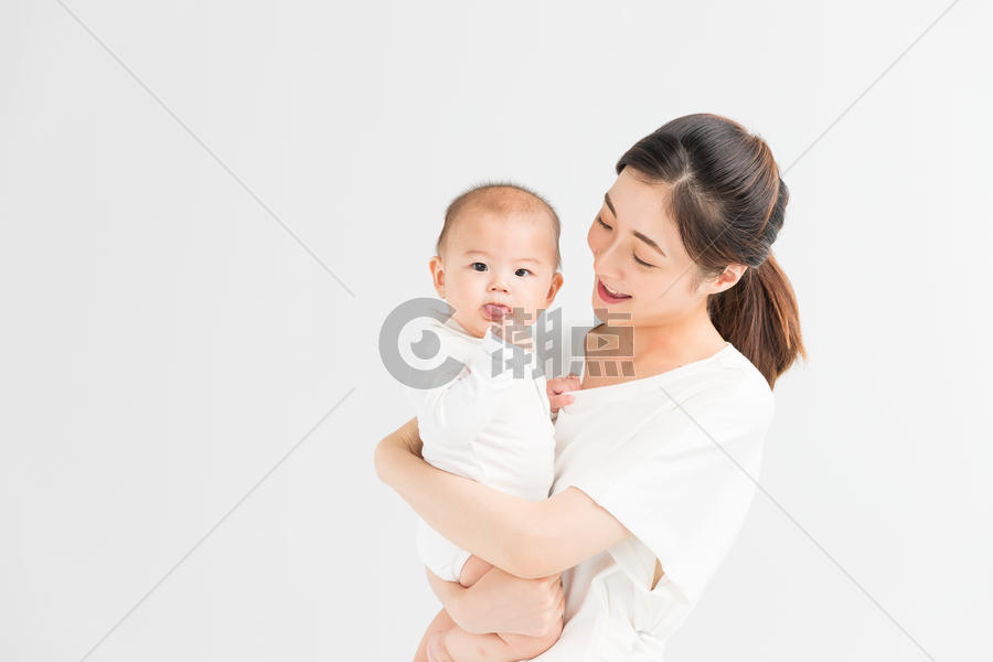 母婴妈妈抱着宝宝图片素材免费下载