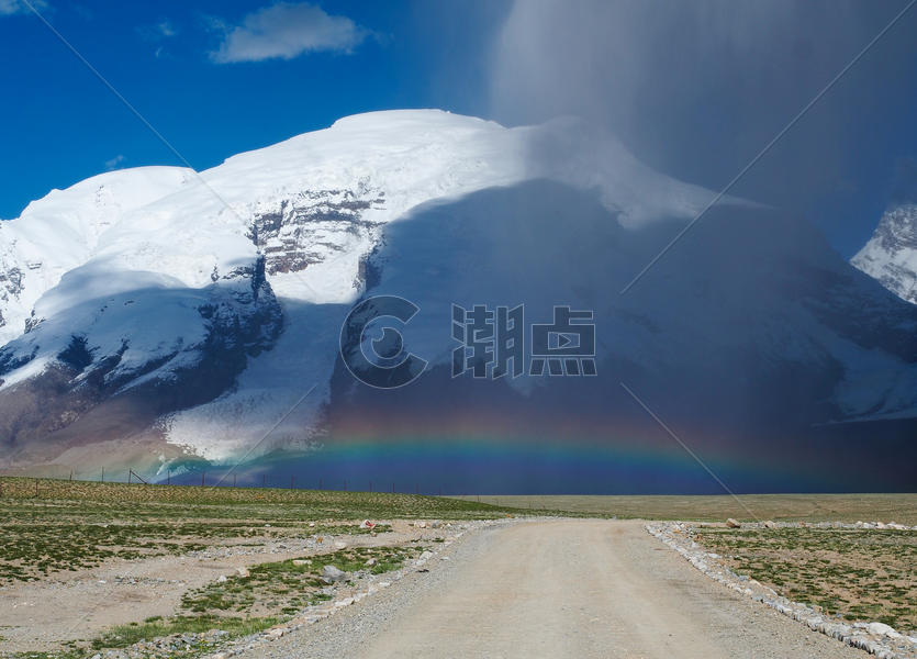 慕士塔格峰彩虹下雨雪山图片素材免费下载
