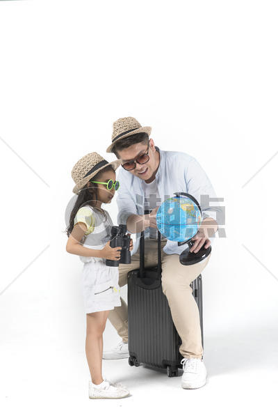 爸爸和女儿准备旅行图片素材免费下载