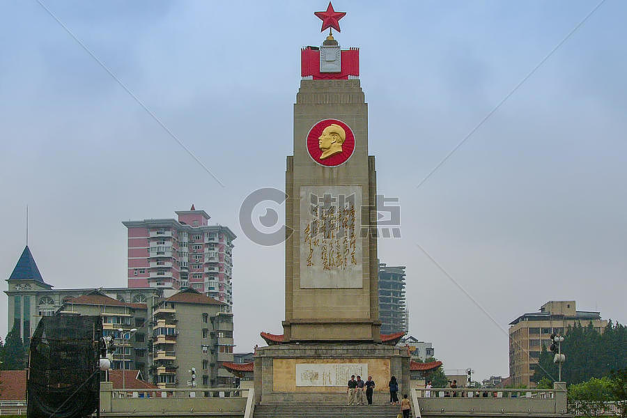 武汉汉口江滩英雄纪念碑图片素材免费下载