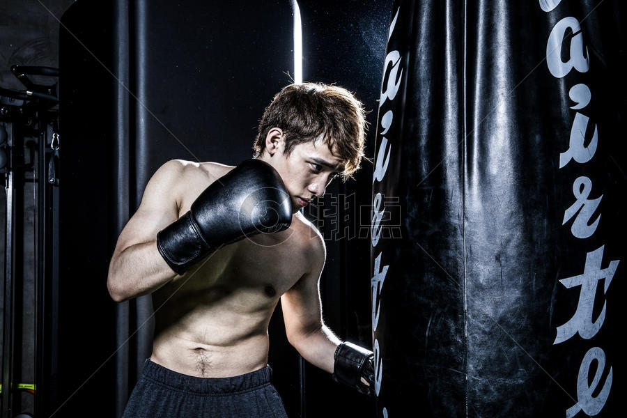 男士健身拳击图片素材免费下载