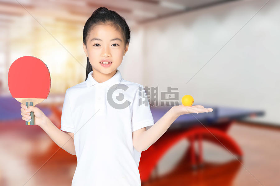 小女孩打乒乓球图片素材免费下载