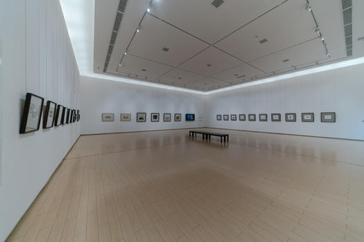 空无一人的武汉美术馆展厅图片素材免费下载