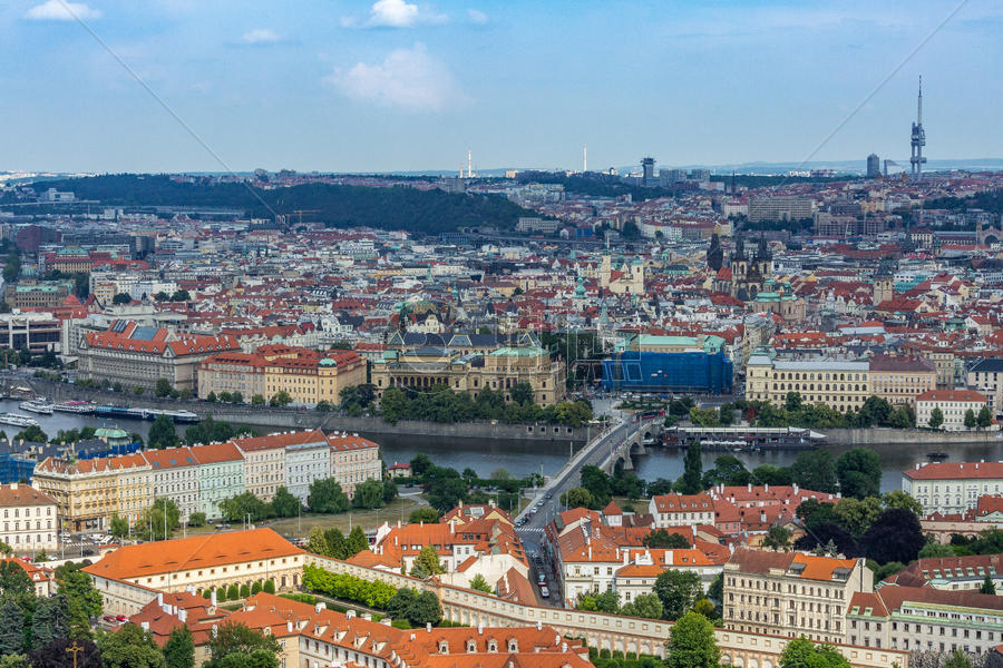 俯拍捷克布拉格老城城市风光图片素材免费下载