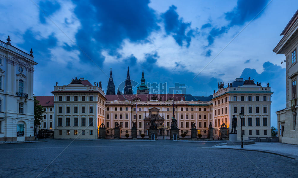 捷克布拉格旅游景区布拉格城堡夜景图片素材免费下载