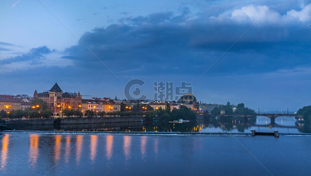 欧洲旅游名城布拉格夜景风光图片素材免费下载