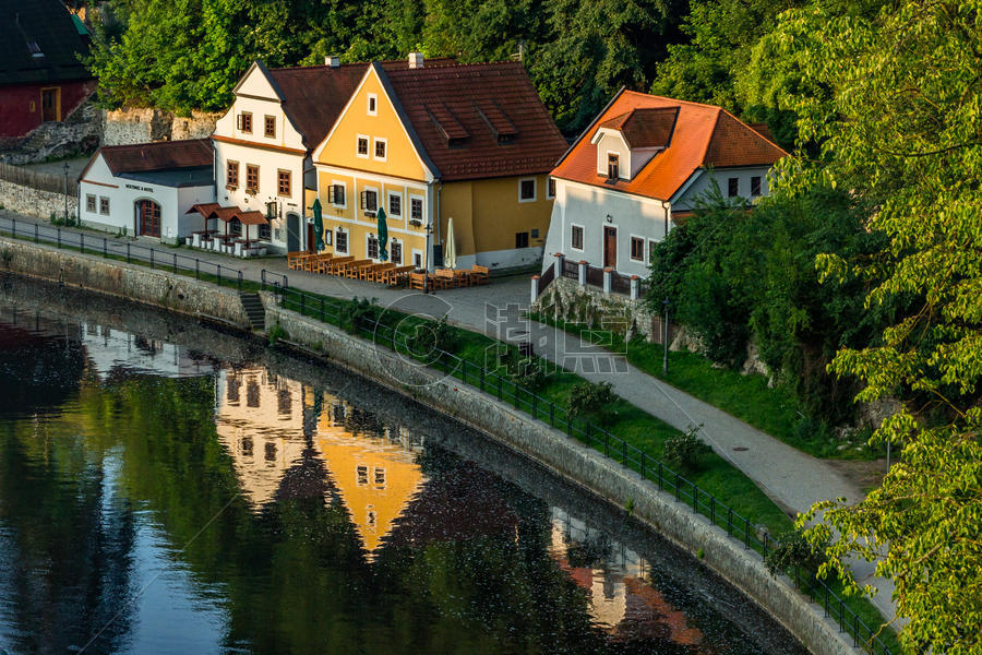 捷克著名中世纪小镇CK克鲁姆鲁夫清晨图片素材免费下载