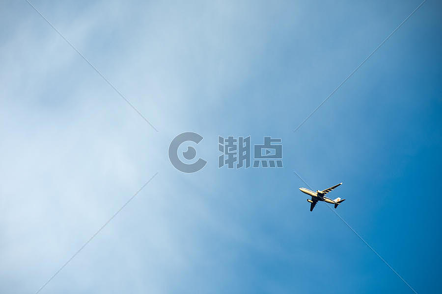 飞机天空图片素材免费下载