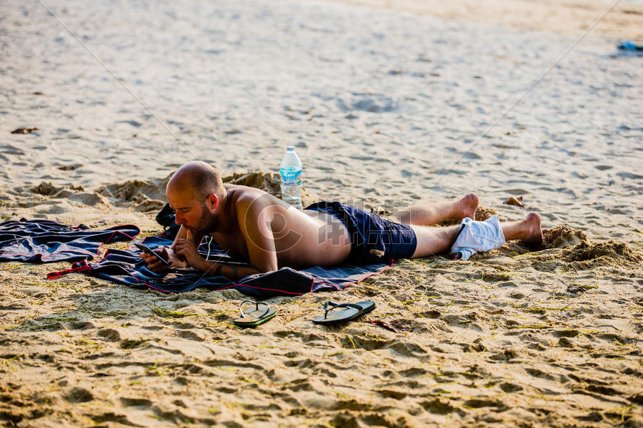 苏梅岛沙滩晒太阳图片素材免费下载