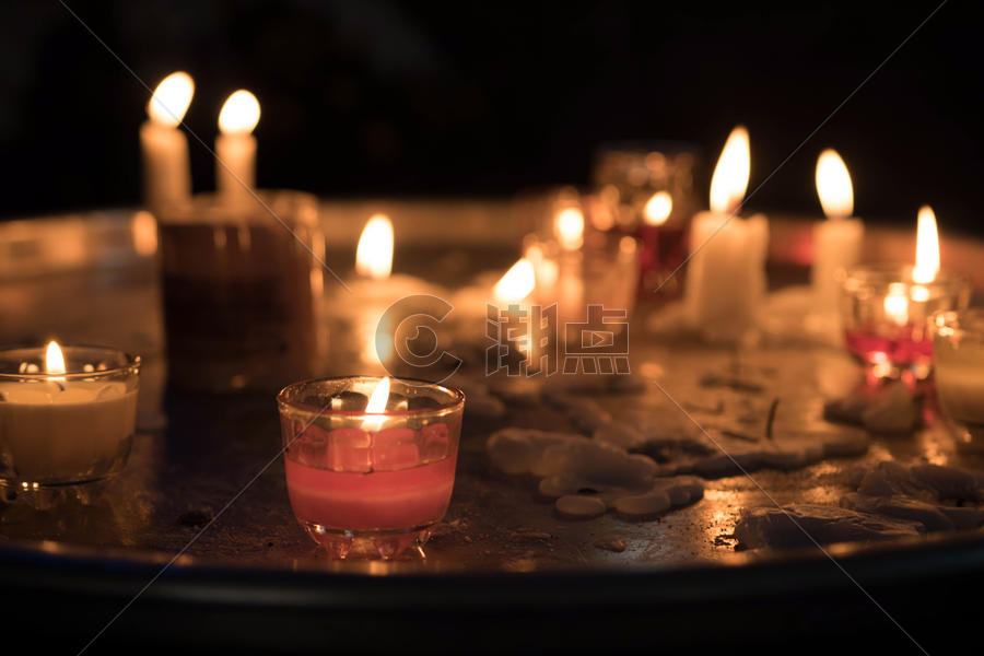 蜡烛祈祷图片素材免费下载